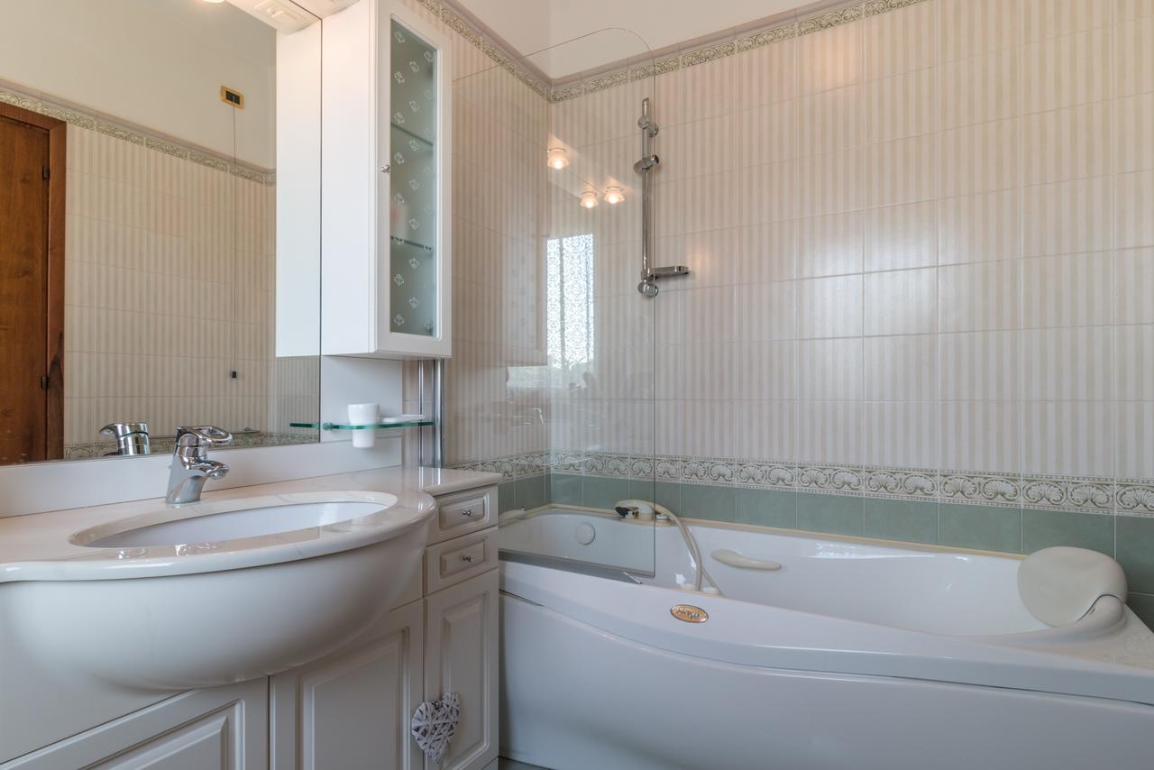 Casa Bibi Villa Cartiera Reali Bagian luar foto